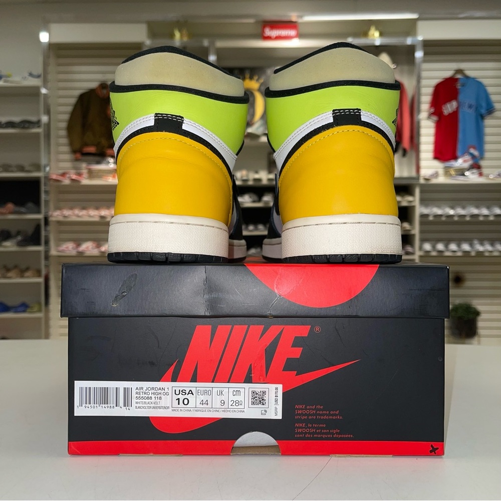 Size 10 - Air Jordan 1 High ‘Volt Gold’ - WORN WITH ORIGINAL BOX - Picture 4 of 6